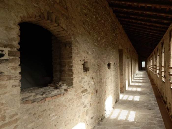 images/IL%20CASTELLO/Camminamenti%2001.jpg#joomlaImage://local-images/IL CASTELLO/Camminamenti 01.jpg?width=2000&height=1500